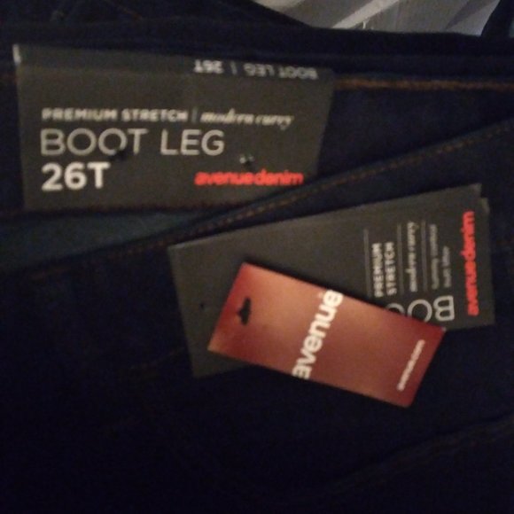 Avenue Denim Boot Leg Jeans Size 26T - Picture 3 of 6